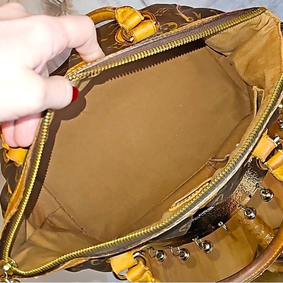 LOUIS VUITTON Monogram Tivoli PM Bag, w/Dust Bag & COA. EUC - Picture 13 of 16